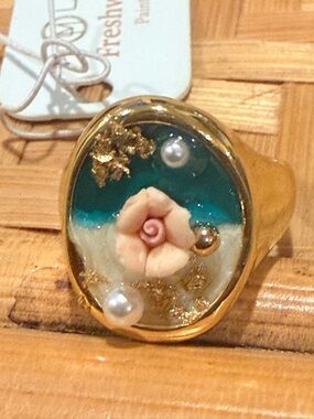 La Meno Gold Resin Floral Freshwater Pearl Aquatic Statement Ring - Pink Flower